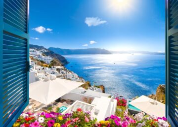 Jaka jest najlepsza popra roku na wakacje w grecji